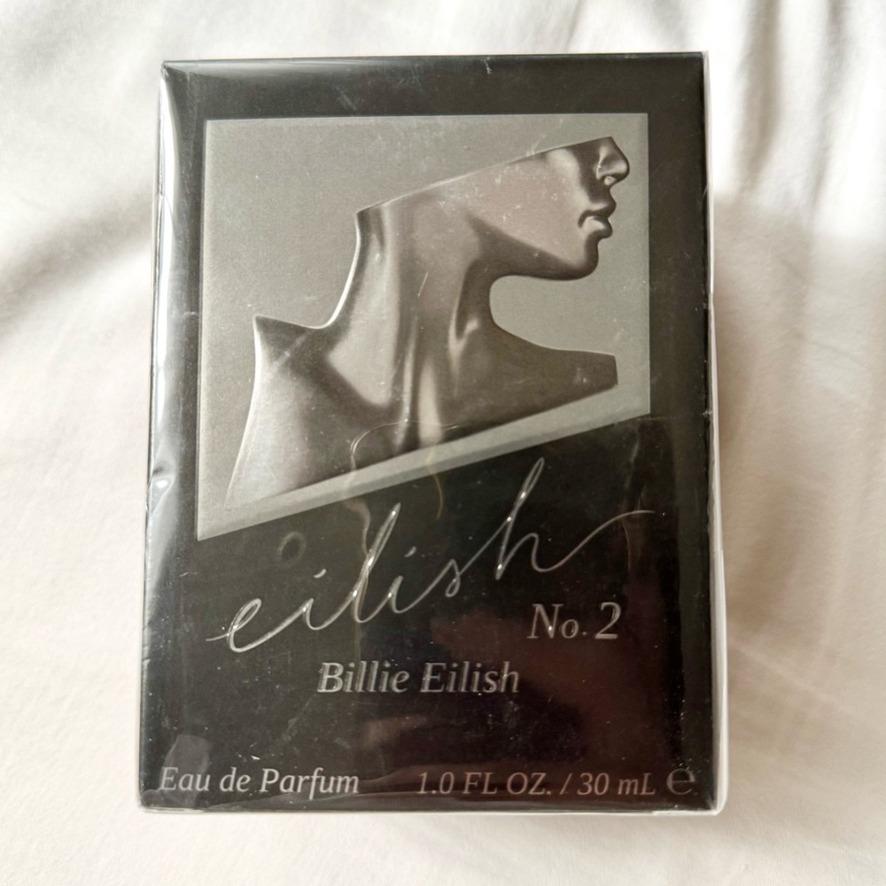 New Billie Eilish Eilish No.2 Eau De Parfum Unisex Perfume Woody Floral Musk 1.0 - Picture 4 of 6